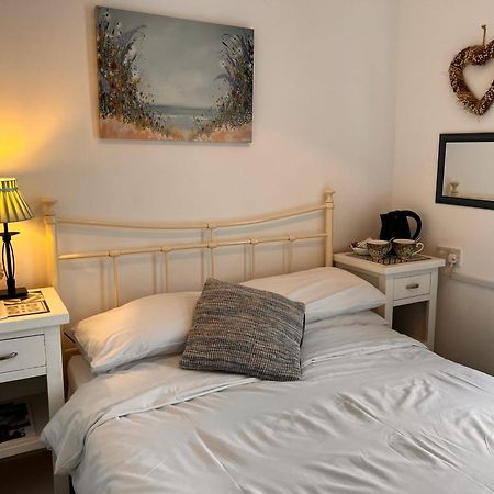 North Sands Lodge สการ์โบโรห์ ภายนอก รูปภาพ