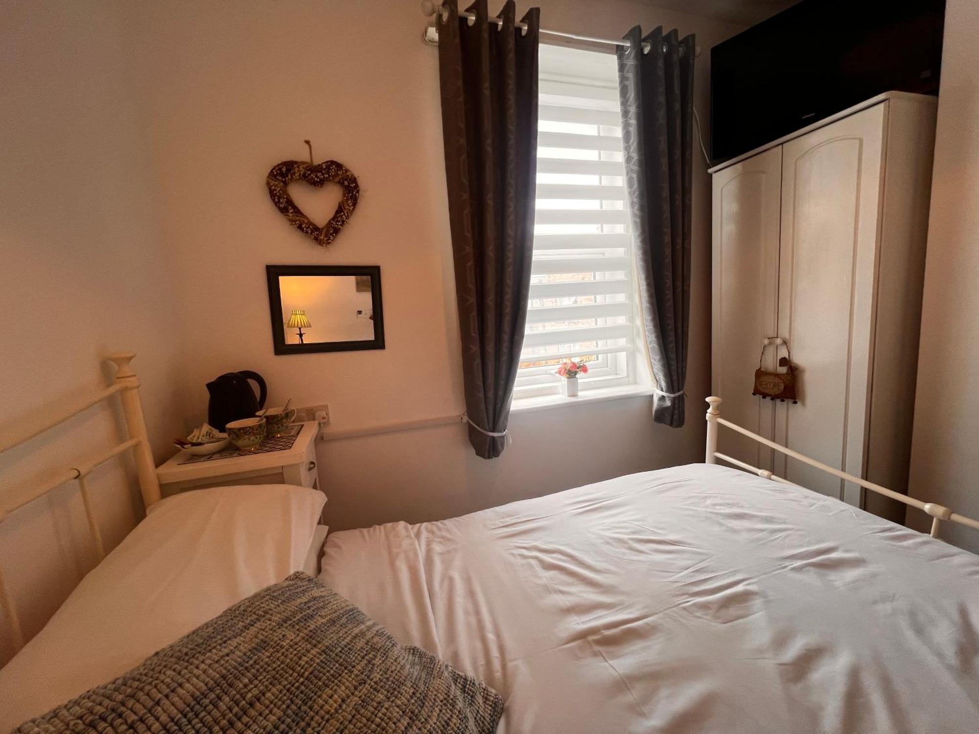 North Sands Lodge สการ์โบโรห์ ภายนอก รูปภาพ